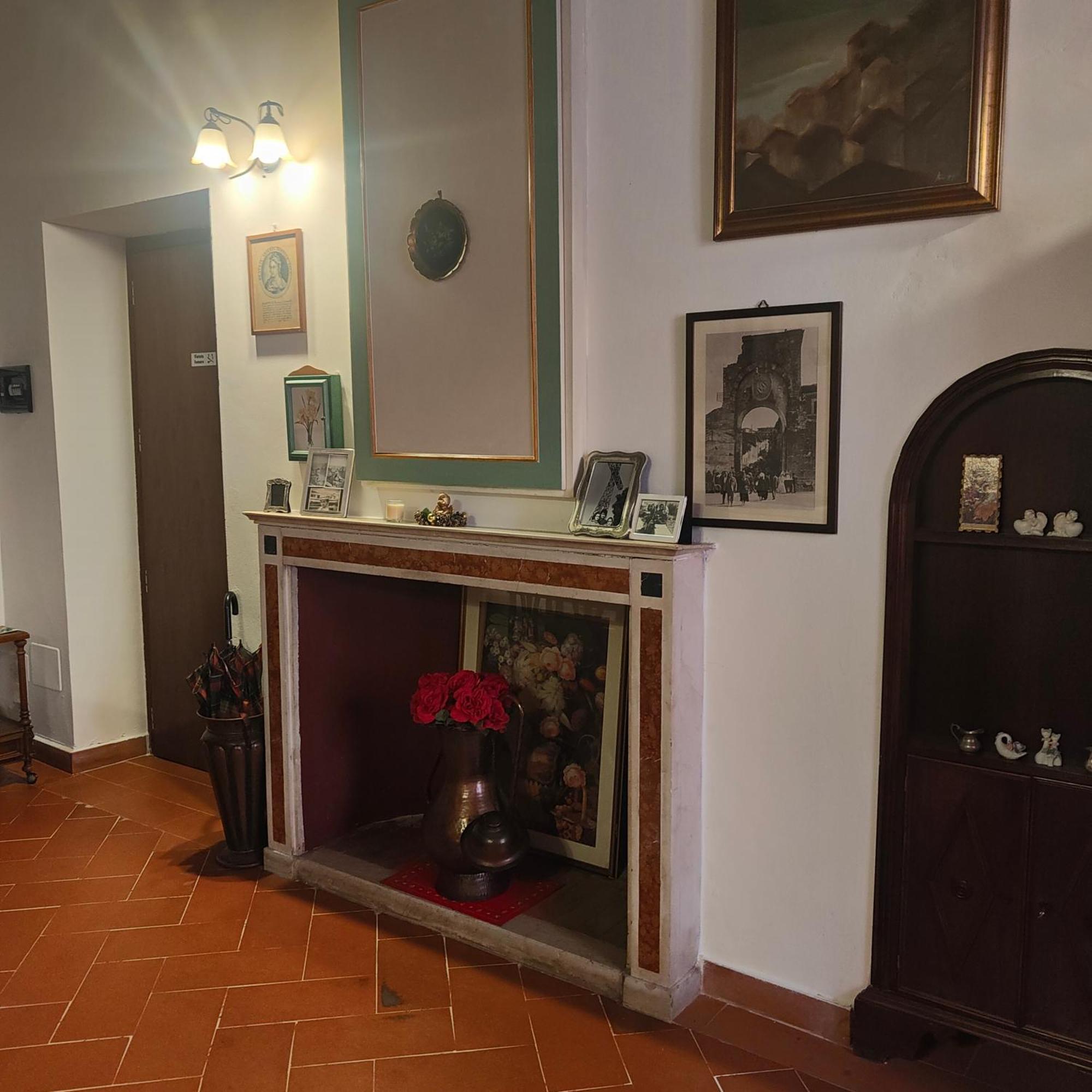 Apartment Dimora Lucrezia *